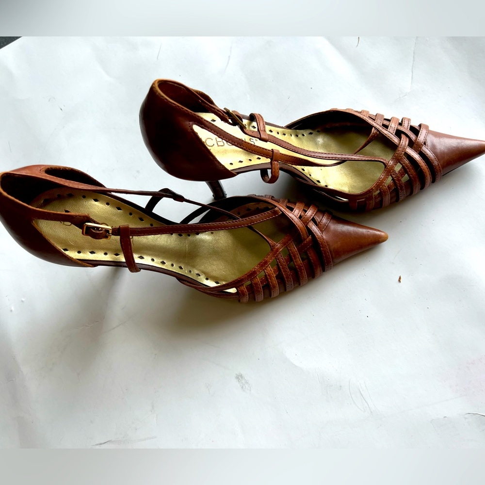 Vintage brown heels.